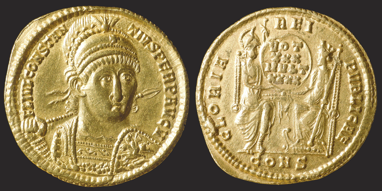 Composite photograph of the gold coin, showing both obverse and reverse.