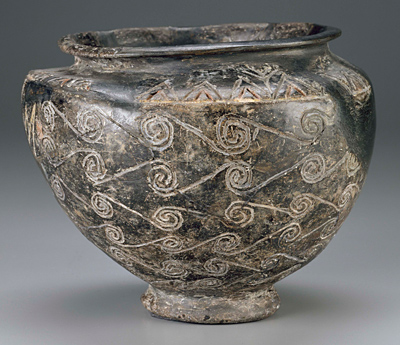 Bowl with Running-Spiral Decoration