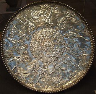 Image of the "Great Dish" from the Mildenhall Treasure