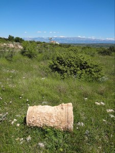 From the hilltop at Nadin, overlooking the Adriatic plains with the Dinaric Alps in the background. Photograph by Tisa Loewen.