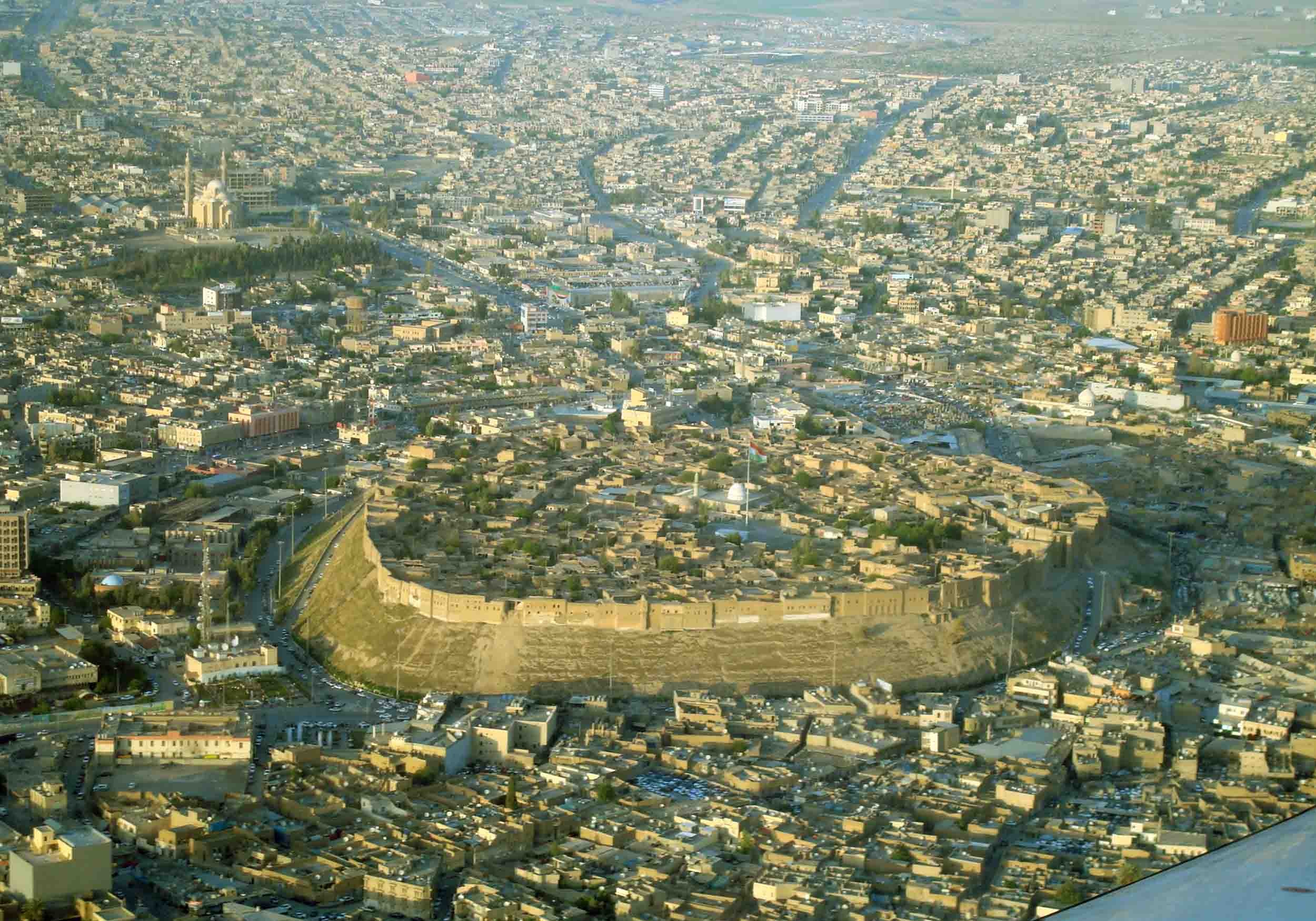 ISAW donates hundreds of books to the American University of Iraq, Sulaimani