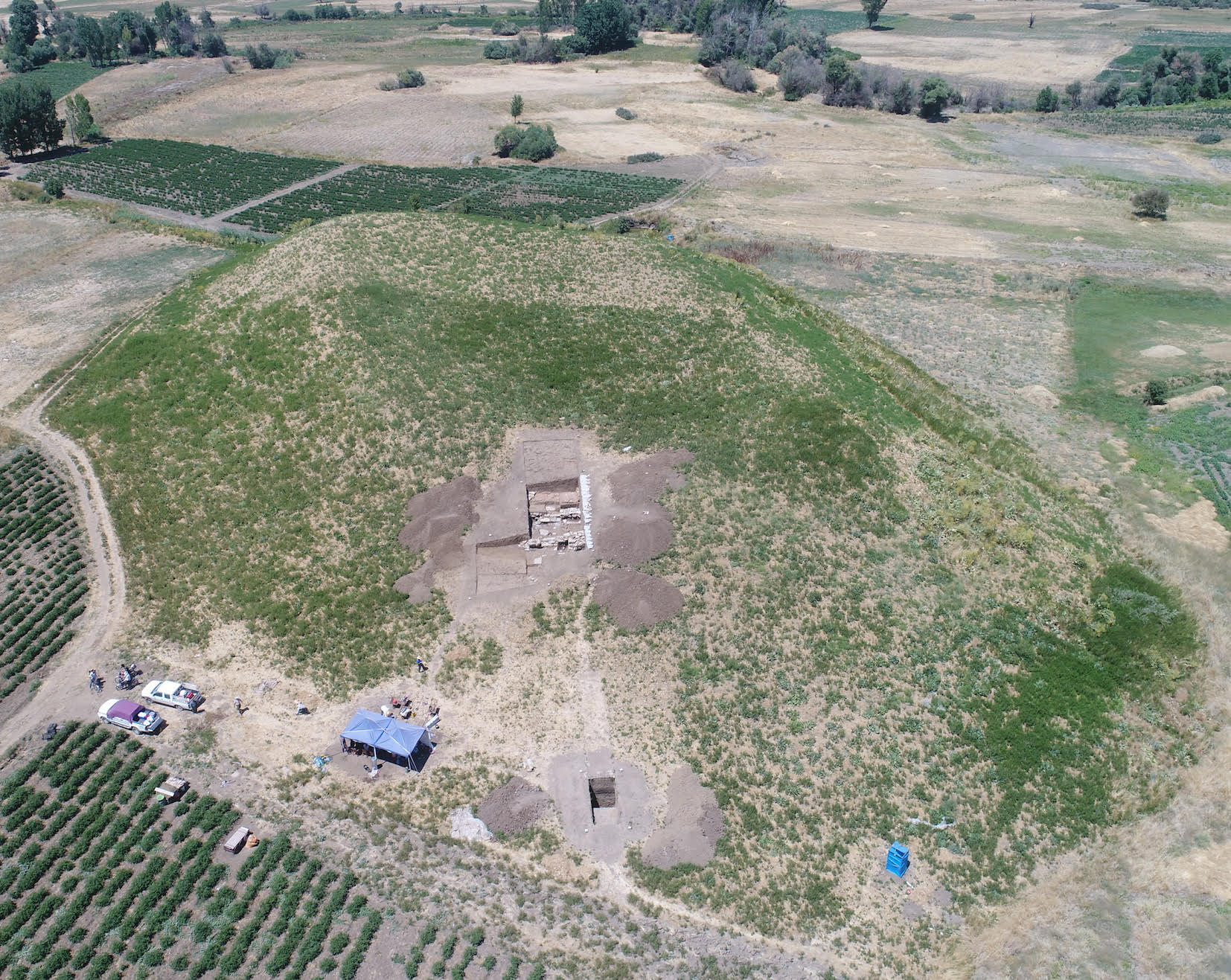 Aerial photograph showing the state of the excavations at Gird-i Rostam at the end of the 2019 season, taken from a drone 